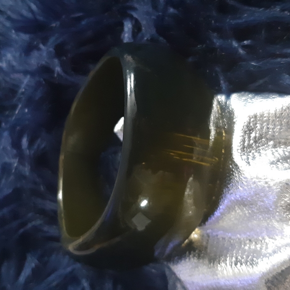 Olive green resin braclet - Picture 2 of 4